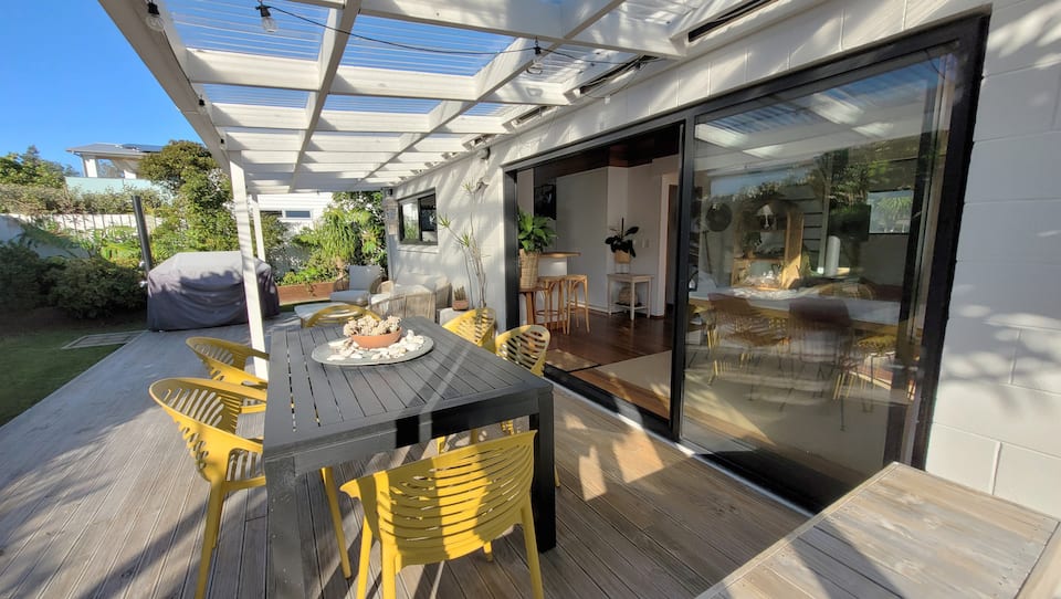 Aloha Beach House, one block from Papamoa Beach, Papamoa, Bay of Plenty, New Zealand, photo 9 of 10