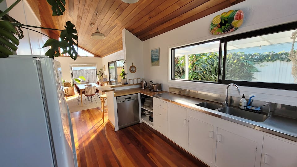 Aloha Beach House, one block from Papamoa Beach, Papamoa, Bay of Plenty, New Zealand, photo 5 of 10