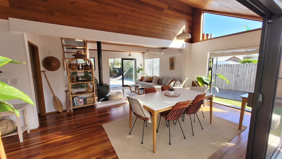Aloha Beach House, one block from Papamoa Beach, Papamoa, Bay of Plenty, New Zealand, photo 4 of 10