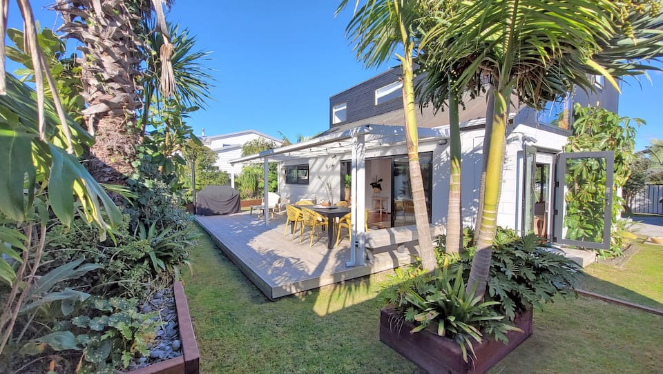 Aloha Beach House, one block from Papamoa Beach, Papamoa, Bay of Plenty, New Zealand, photo 8 of 10