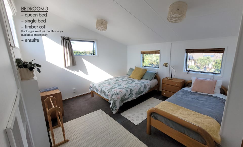 Aloha Beach House, one block from Papamoa Beach, Papamoa, Bay of Plenty, New Zealand, photo 7 of 10