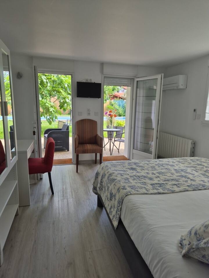 საძინებელი 1