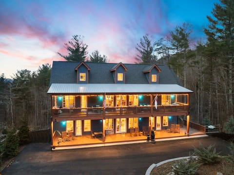Top performing Airbnb: Black Mtn Luxury Suite at SIBS Mountain Retreat in Weaverville