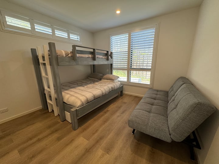 საძინებელი 4