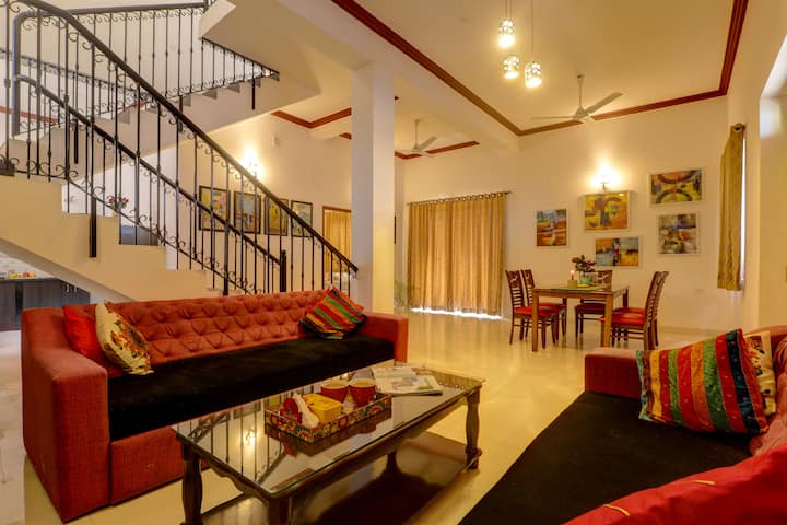 Living room image 3