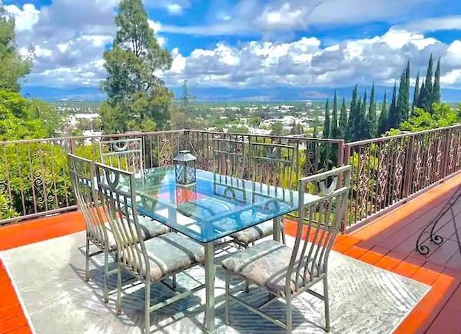 Cozy Garden Villa- Location •Views •Spa •Pool