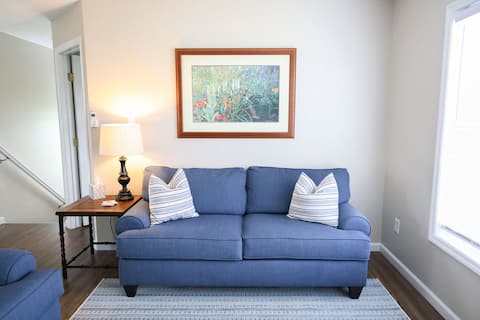 Popular Airbnb listing: Private carriage house on 3 acres! in Cincinnati Suburbs