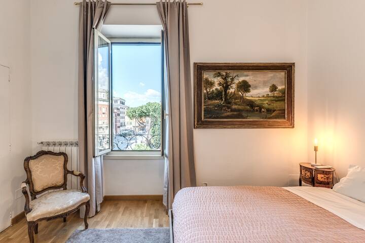 Luxury apt with Roman Ruins View /6 AC/Elevator gallery image 3