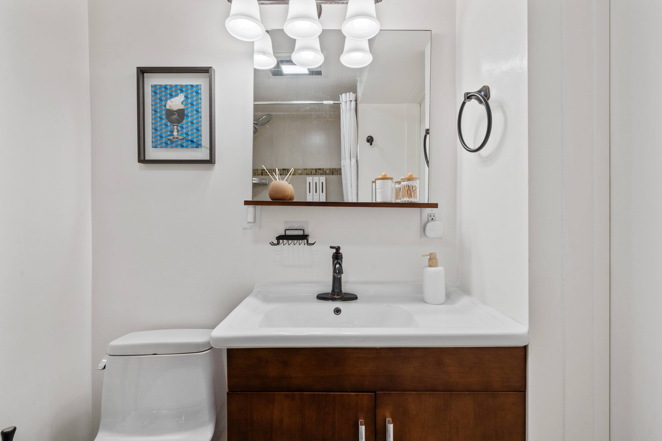 Home in San Francisco · ★4.92 · 4 bedrooms · 5 beds · 3 baths - Image 18