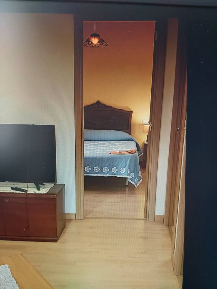 双人房，从客厅进入。