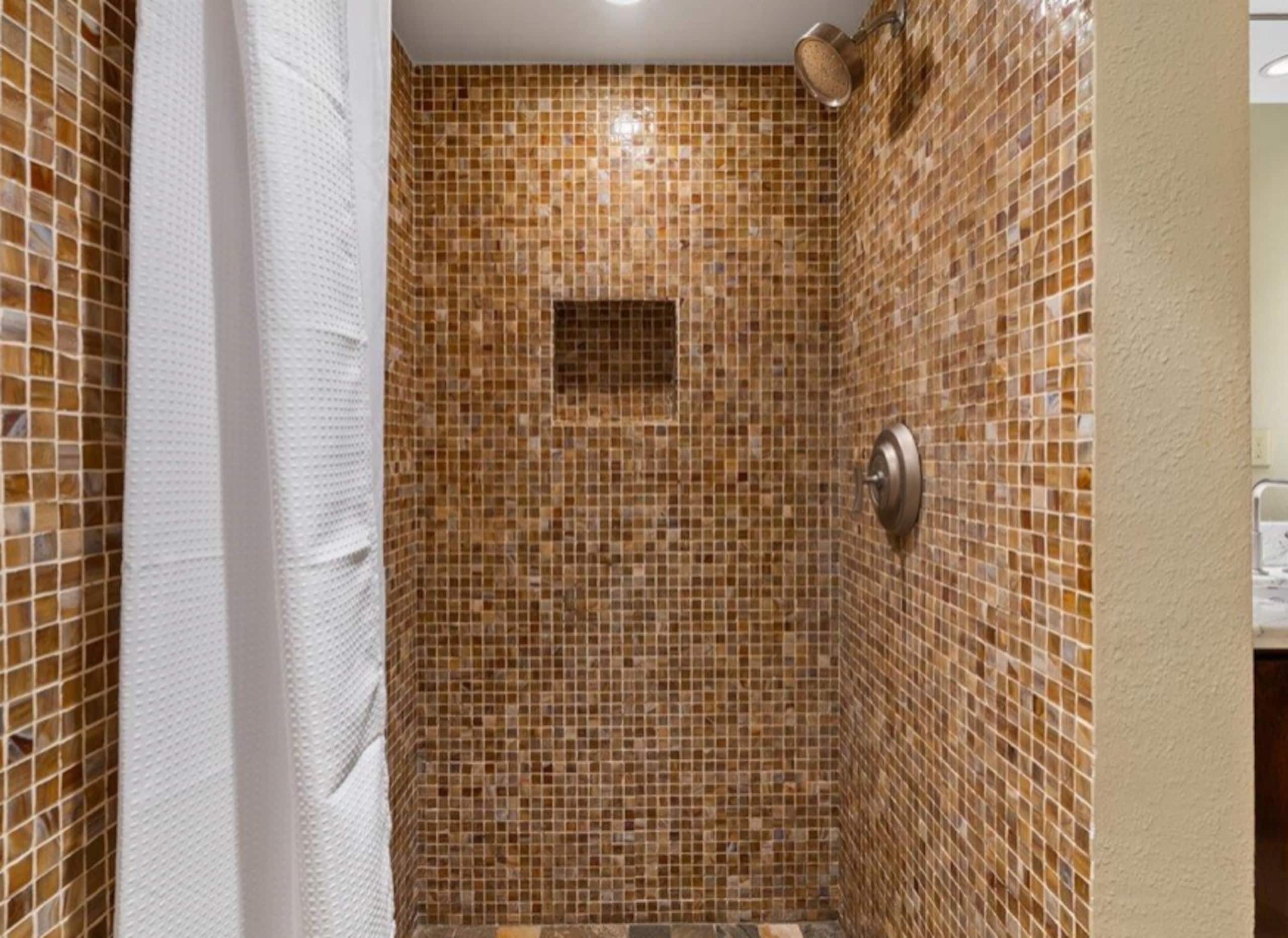 Stunning Luxury Oceanview Condo - Image 23