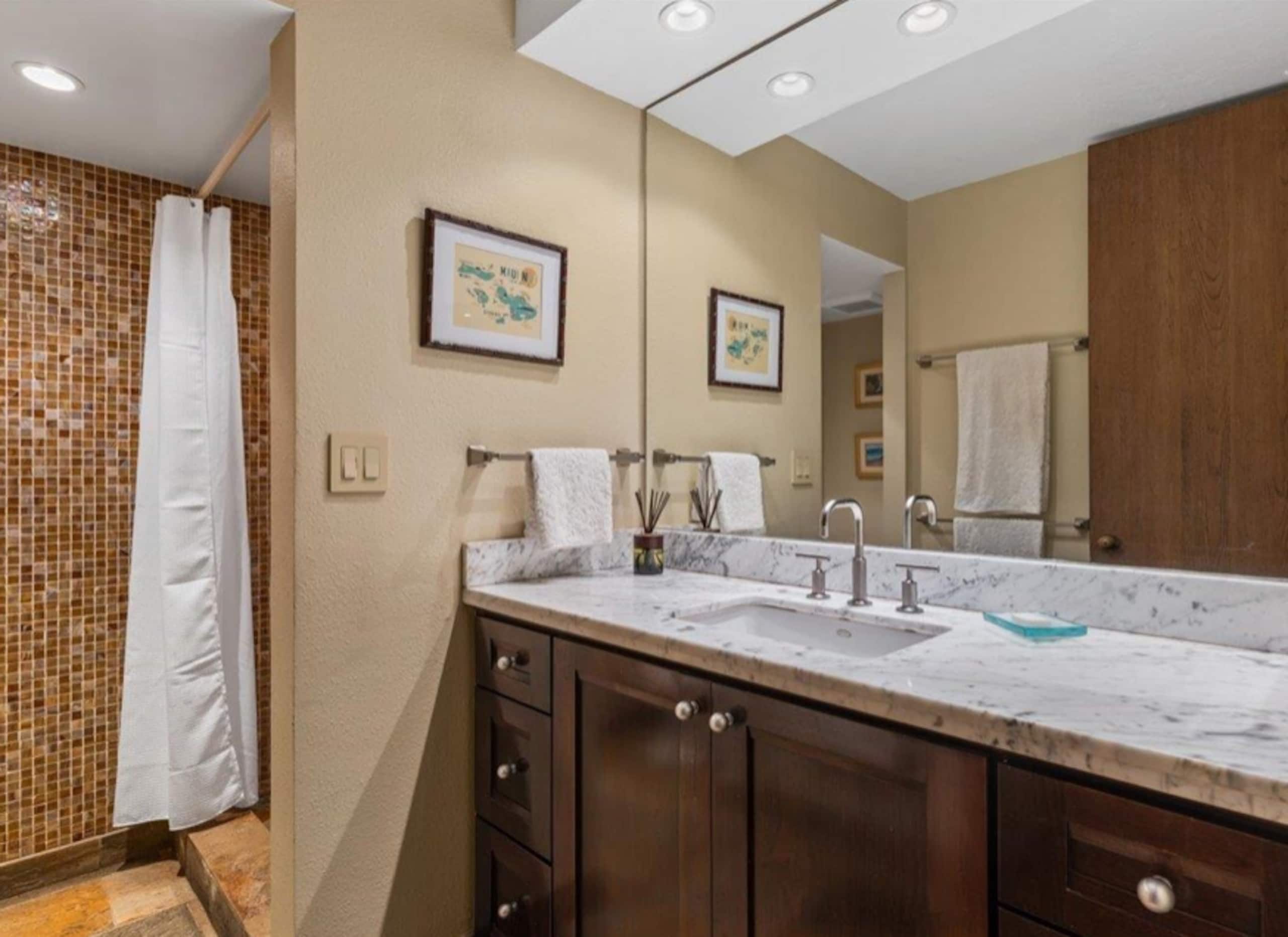 Stunning Luxury Oceanview Condo - Image 9
