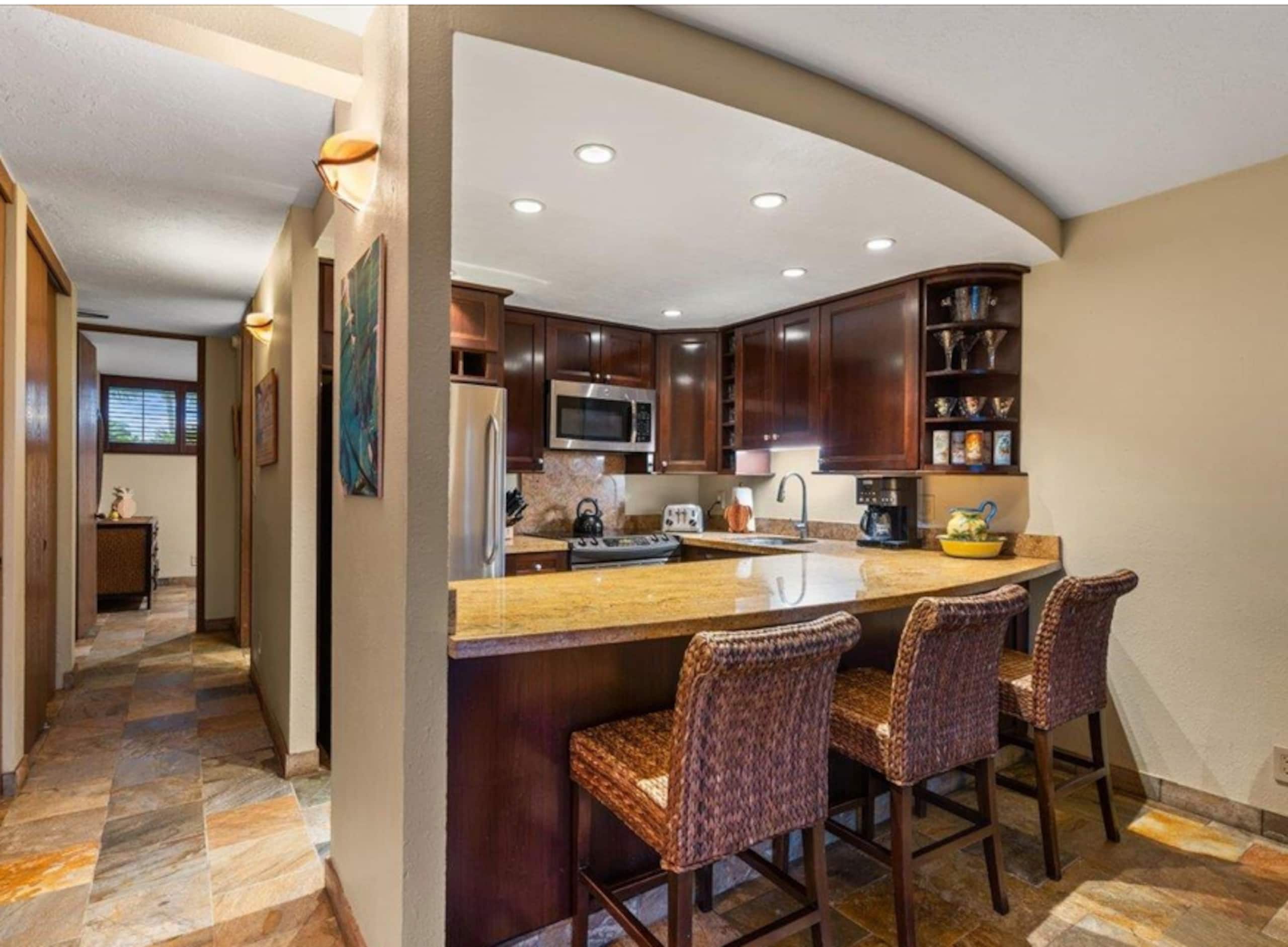 Stunning Luxury Oceanview Condo - Image 18