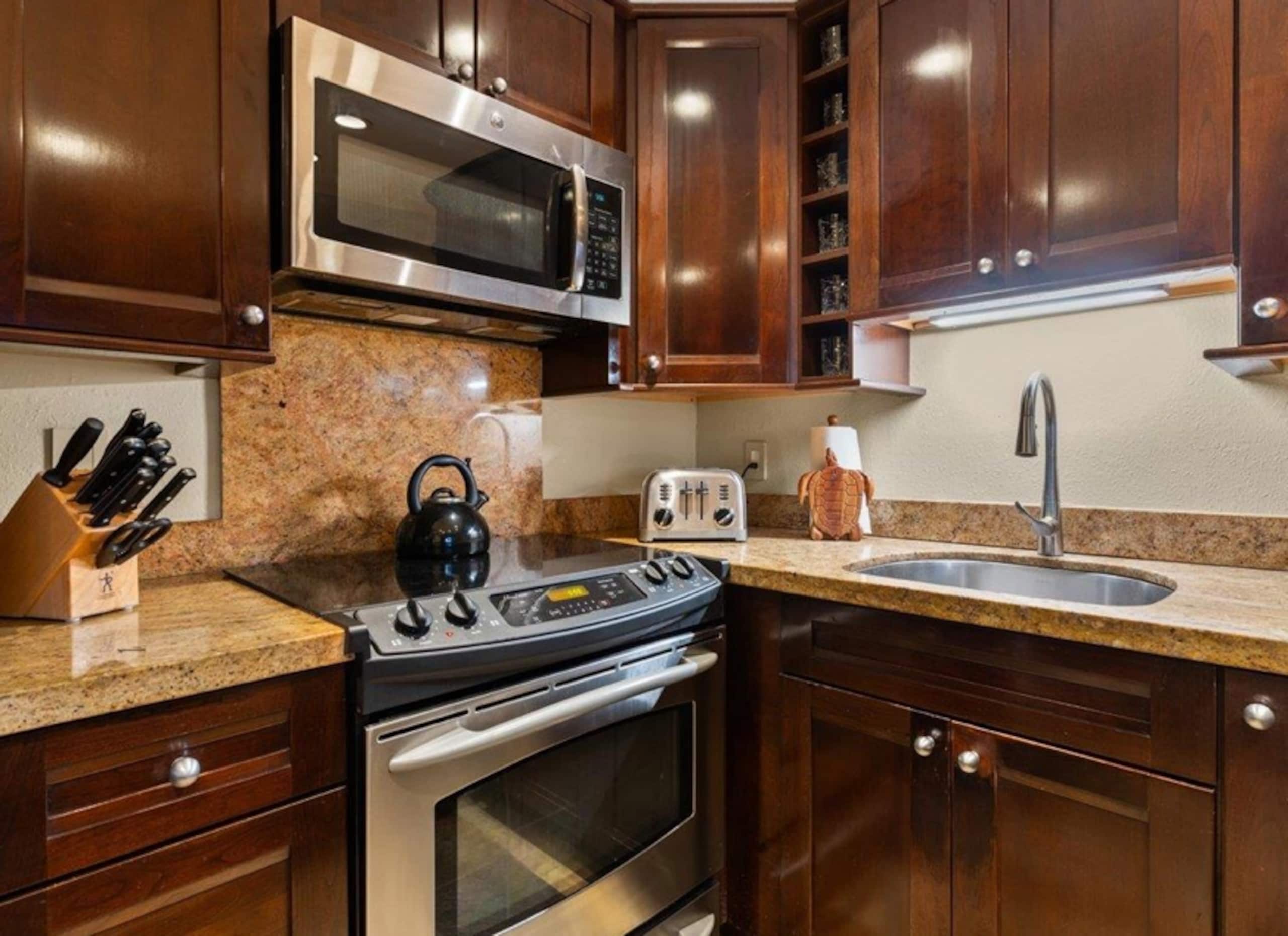 Stunning Luxury Oceanview Condo - Image 19