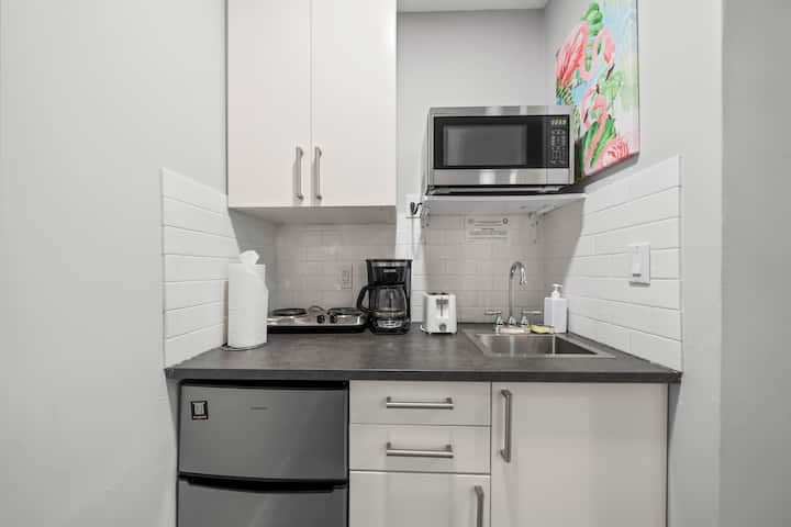 Cutest Micro-studio Kitchenette | Pool | Parking - Fort Lauderdale