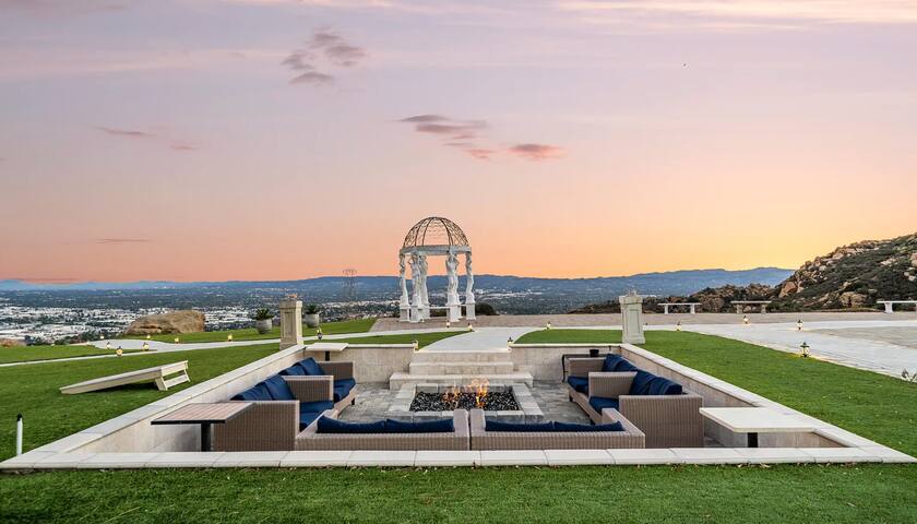 21+ Acre Private Retreat with Breathtaking Views gallery image 4