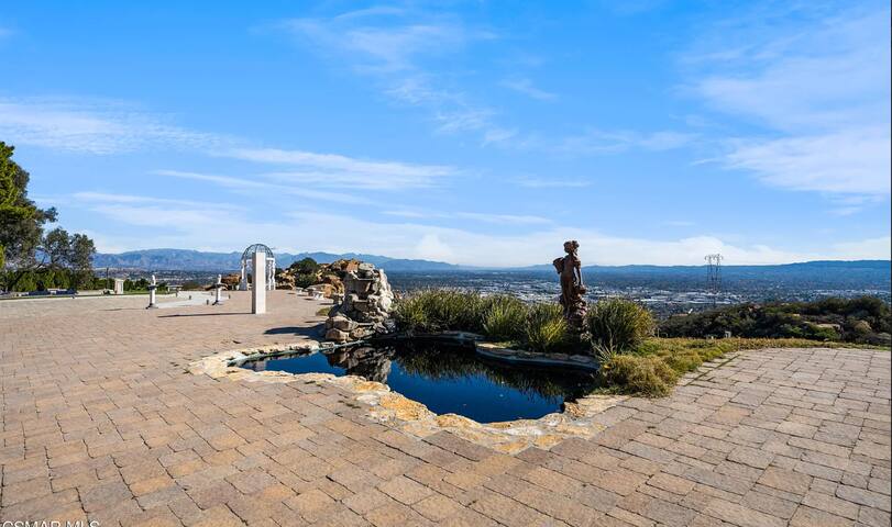 21+ Acre Private Retreat with Breathtaking Views gallery image 3