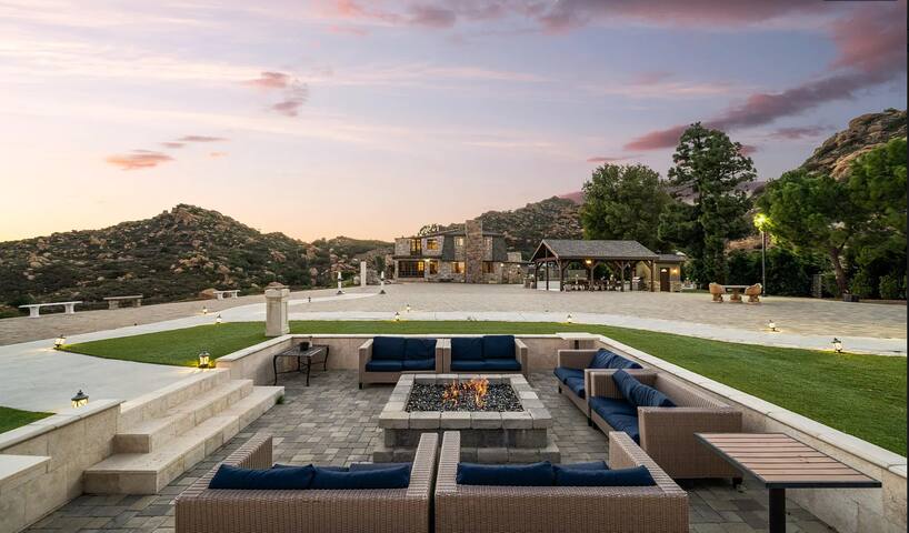 21+ Acre Private Retreat with Breathtaking Views gallery image 5