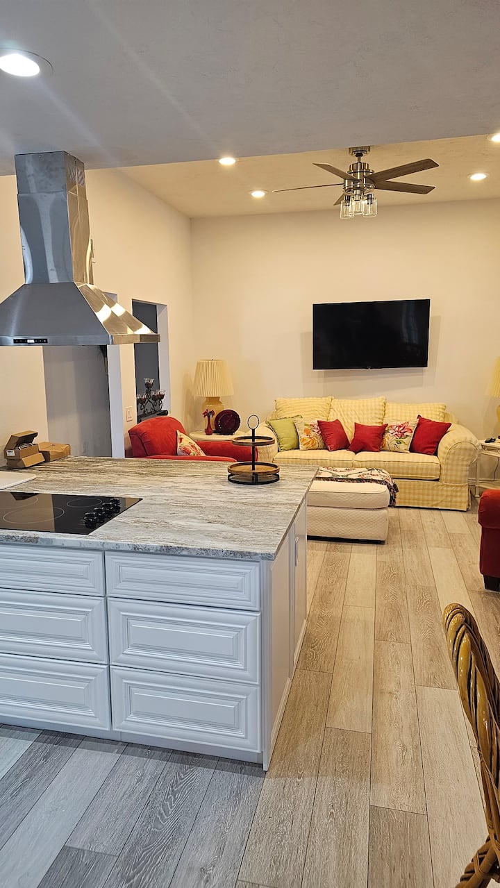 Charming Duplex In 55+ Retirement Community! - Sun City, AZ