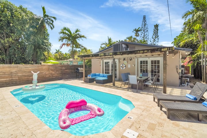 Trendy 4 Bedroom Pool Home Minutes From The Beach - Hollywood