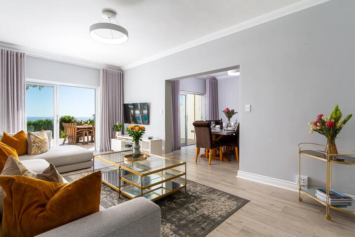 Luxury Home – Ocean, Sunset & Mountain Views gallery image 3