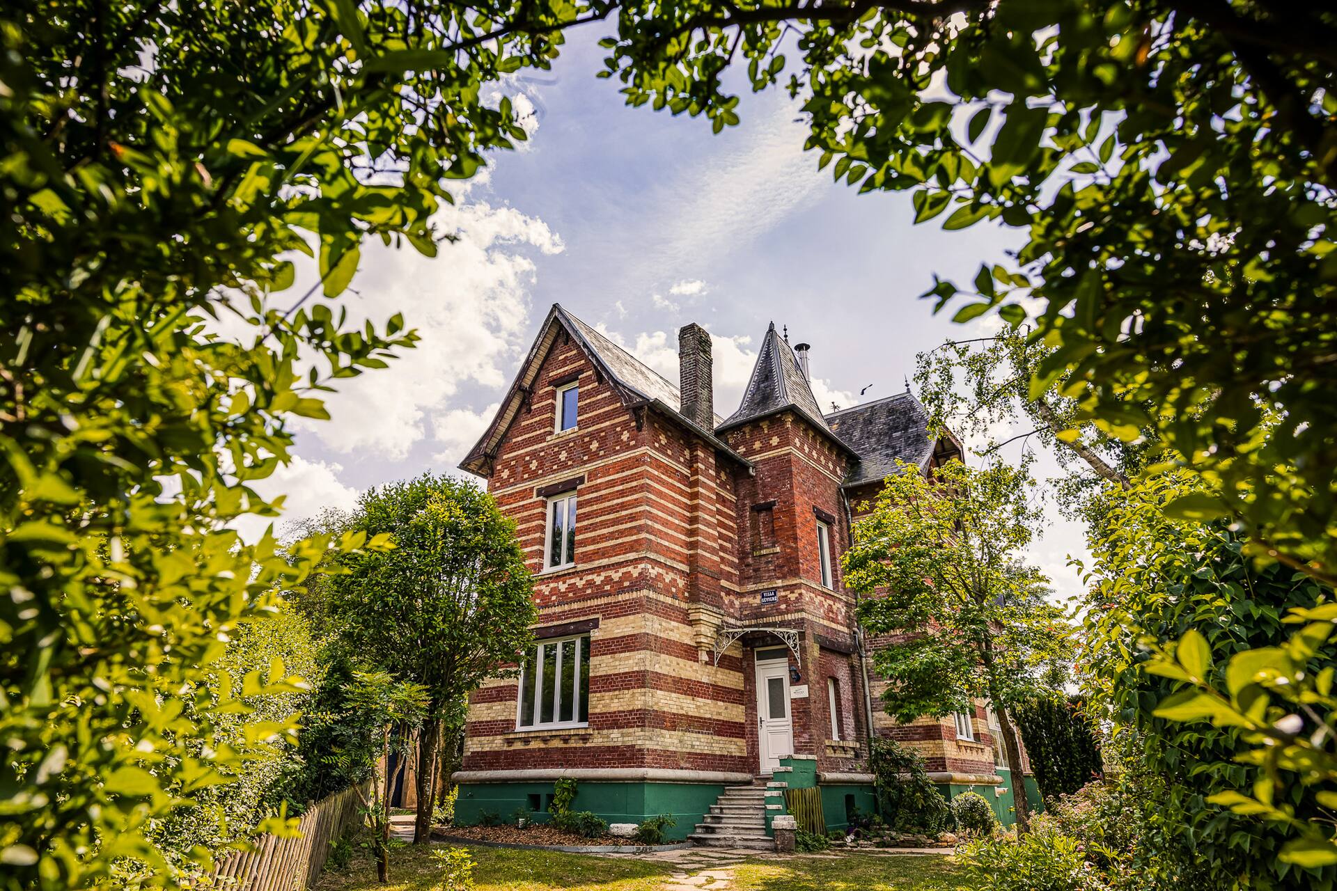 Villa for 10: Jacuzzi, Games & Casino nearby