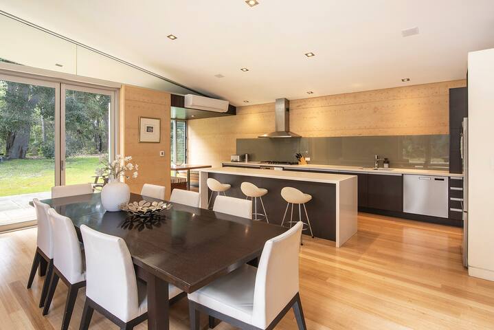 Selador- Couples Bush Retreat & Close To Town gallery image 4