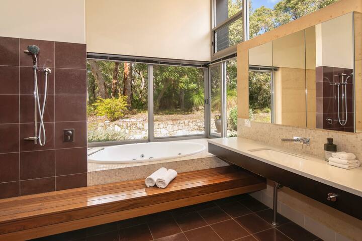 Selador- Couples Bush Retreat & Close To Town gallery image 2