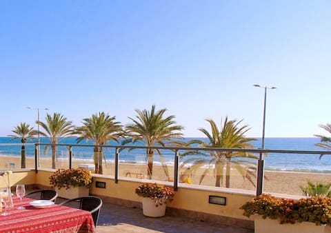 La Perla: Huge Terrace with Sea Views