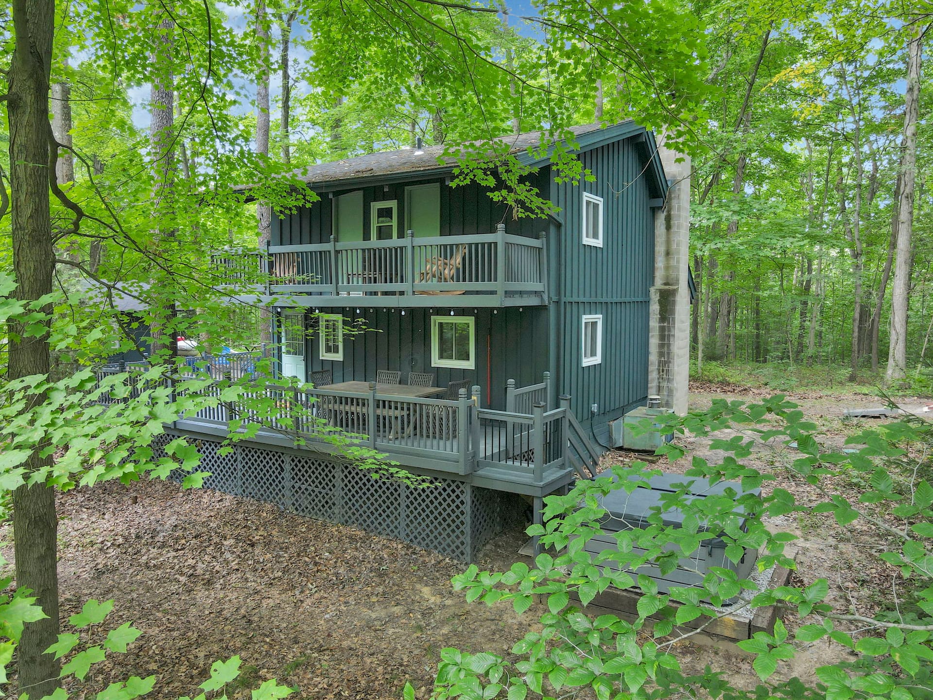 The Roosevelt - Hot Tub, Family Fun & Walk-to Lake