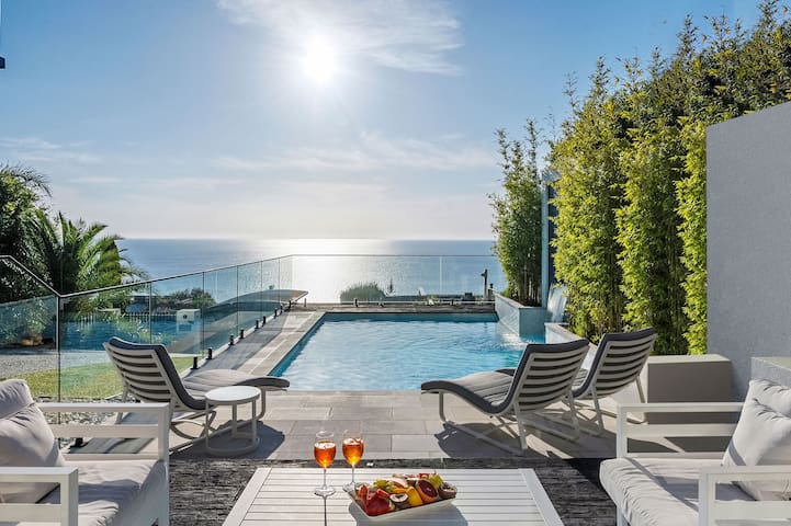 Deja View – Exquisite Views , Heated Pool*, Luxury gallery image 2