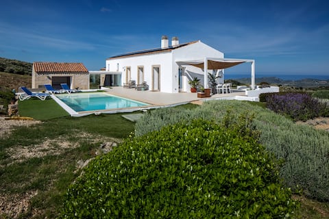 Stazzo di l'Incantu, ocean view with pool