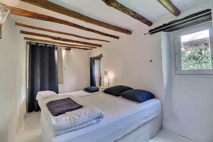 غرفة النوم 2