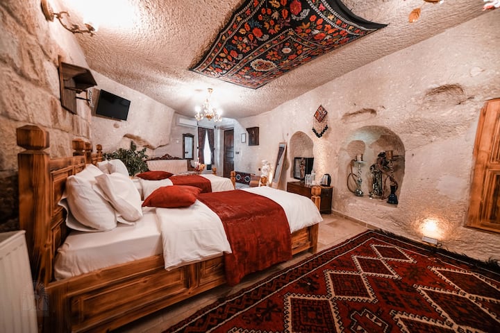 Zeus Cave Suites  104  FAMILY CAVE ROOM