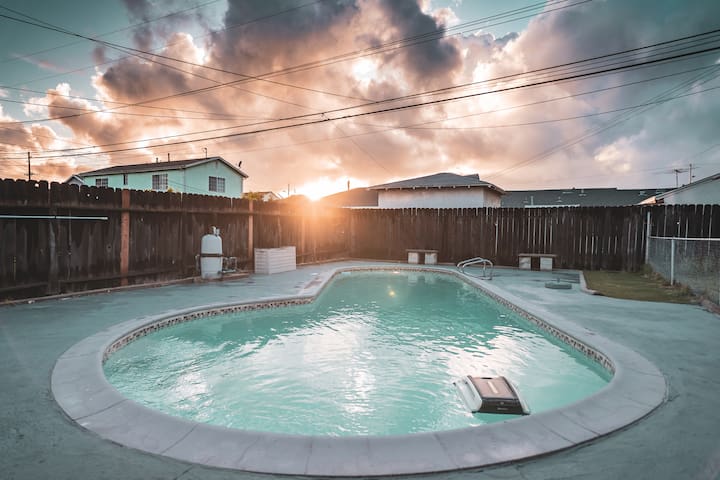 Cheerful 3 BR home with a pool perfect for family