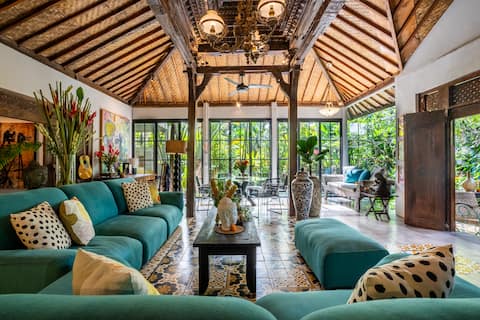 Where Art & Relaxation Meet in Tropical Paradise.