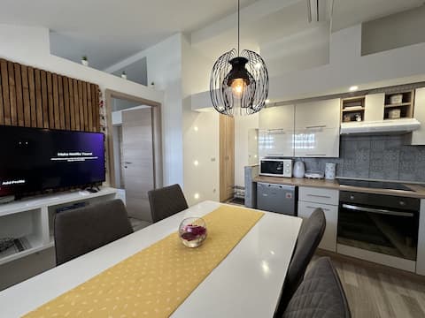Albert Apartments Zagreb Airport / Wi-Fi / Parking