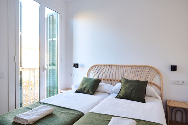 Autentic Monumental 42 gallery image 4