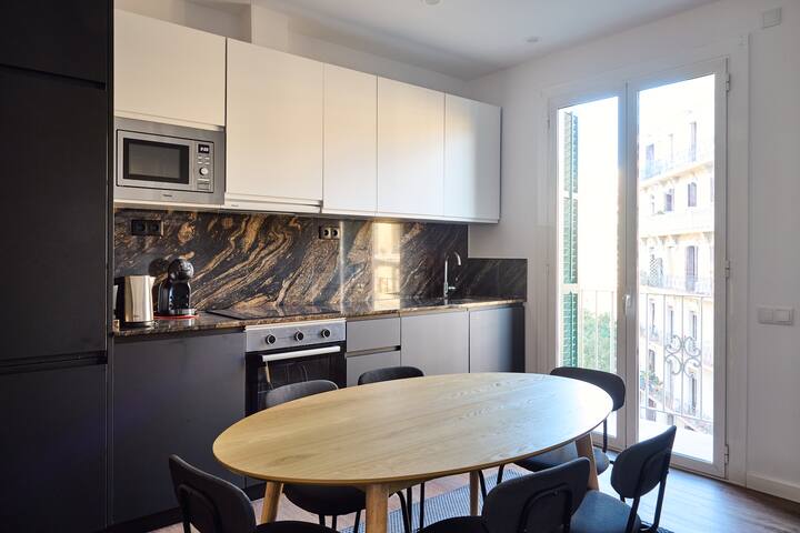 Autentic Monumental 42 gallery image 2