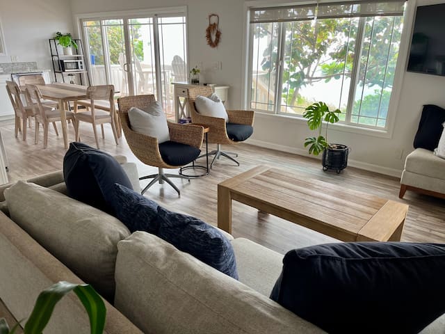 North Shore Beach House! gallery image 3