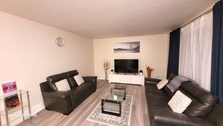 Home away from home – 6 bedroom refreshed bungalow gallery image 2