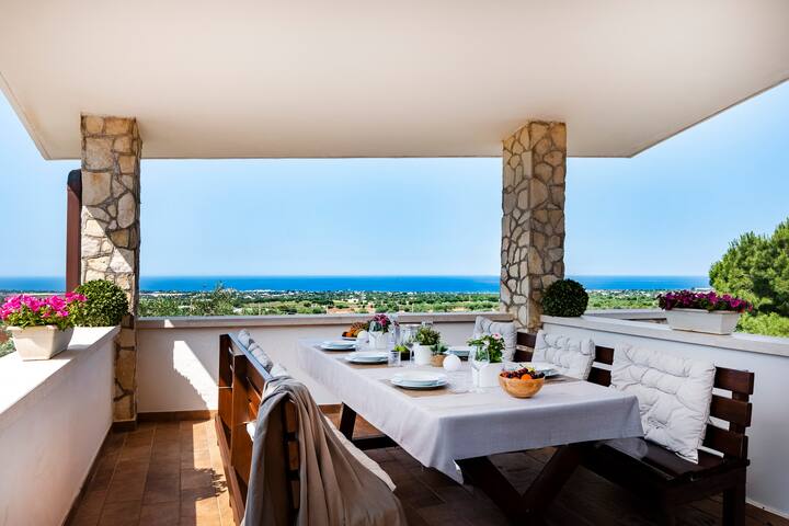 Sea view, private pool, playground, 3 km from sea