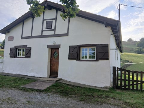 1460  chemin  ezkanda 64220  uhart  cize