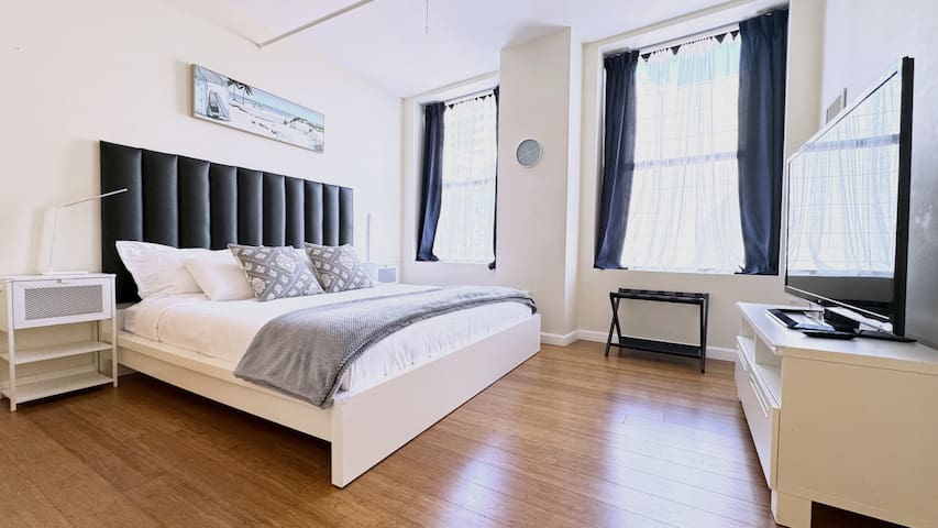 Spacious 3BR | Family Favorite | Downtown Boston! gallery image 3