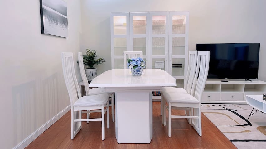 Spacious 3BR | Family Favorite | Downtown Boston! gallery image 2