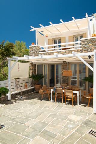 Miles Away Sifnos – Beachfront House gallery image 2