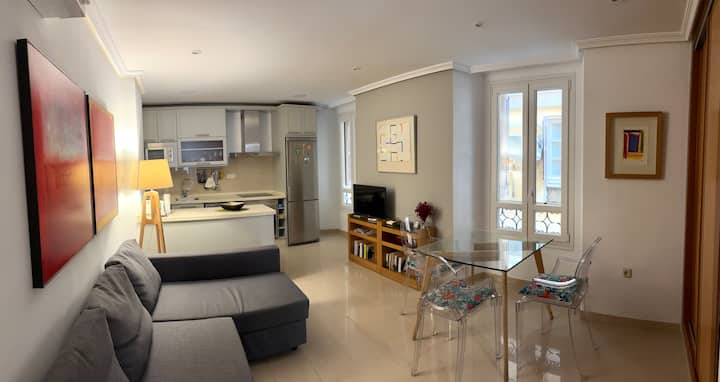 Stylish Apartment In Málaga's  "Golden Mile" - Málaga