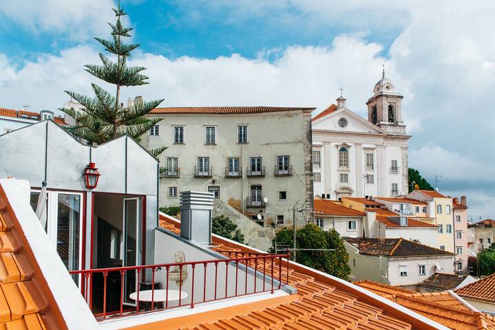 River view PortugueseSoul Large Terrace Alfama 12p gallery image 3