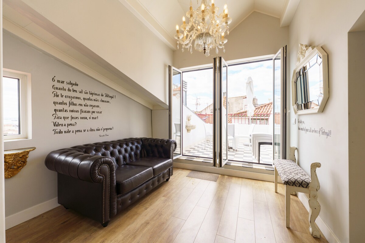 Top Airbnb: River View Portuguese Soul XXL Terrace Alfama 12p em Santa Maria Maior