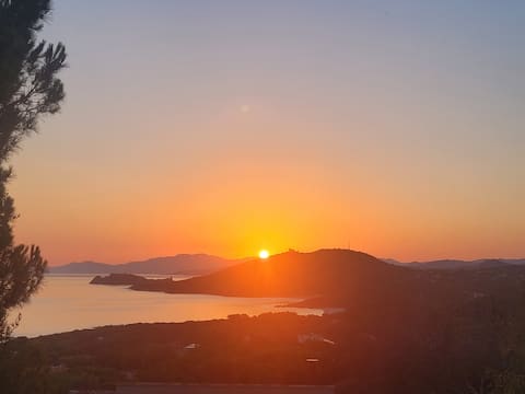 Airbnb performant: A Casa U Tramontu: T2 with stunning sea view à Corbara